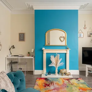  Apartment The Funky Robin - United Kingdom