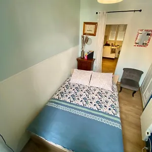  Apartment En Rez-de-chausse, De 21m 2 France